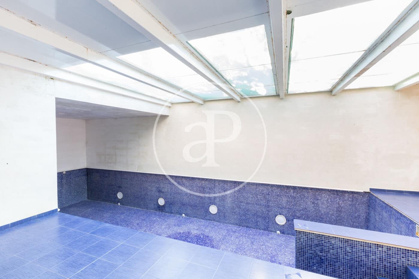 4 soveværelse Villa til salg i Montserrat med swimmingpool - € 930.000 (Ref: 9485352)