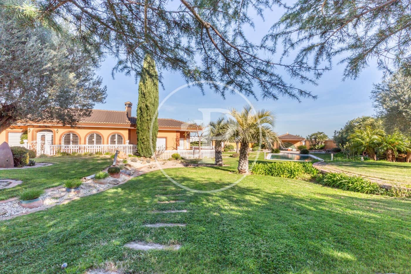 4 soveværelse Villa til salg i Montserrat med swimmingpool - € 930.000 (Ref: 9485352)