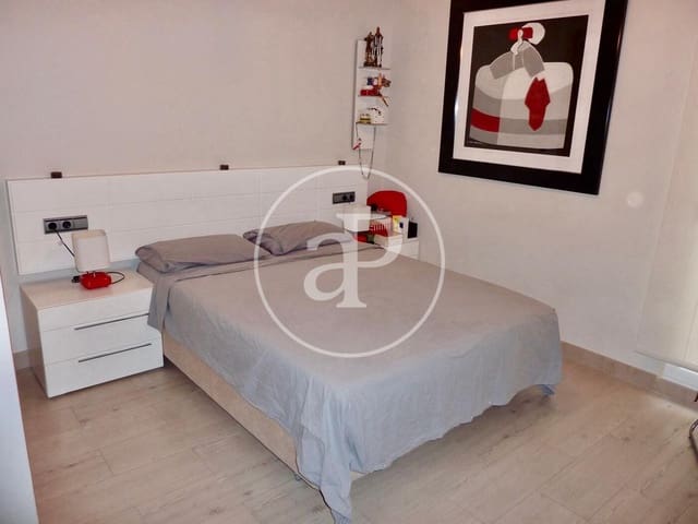 Apartamento de 3 habitaciones en La Malva-Rosa, València ciudad en alquiler - 1.200 € (Ref: 9488380)