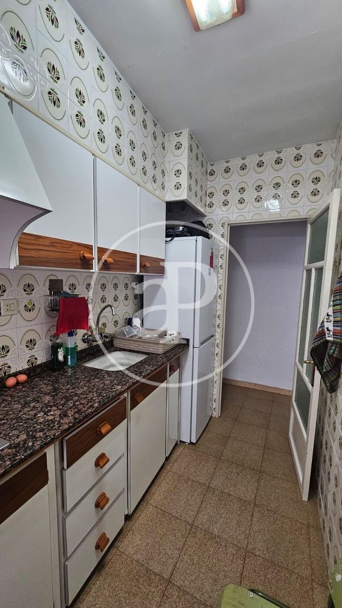 3 bedroom Apartment for rent in Valencia city - € 1,200 (Ref: 9491500)