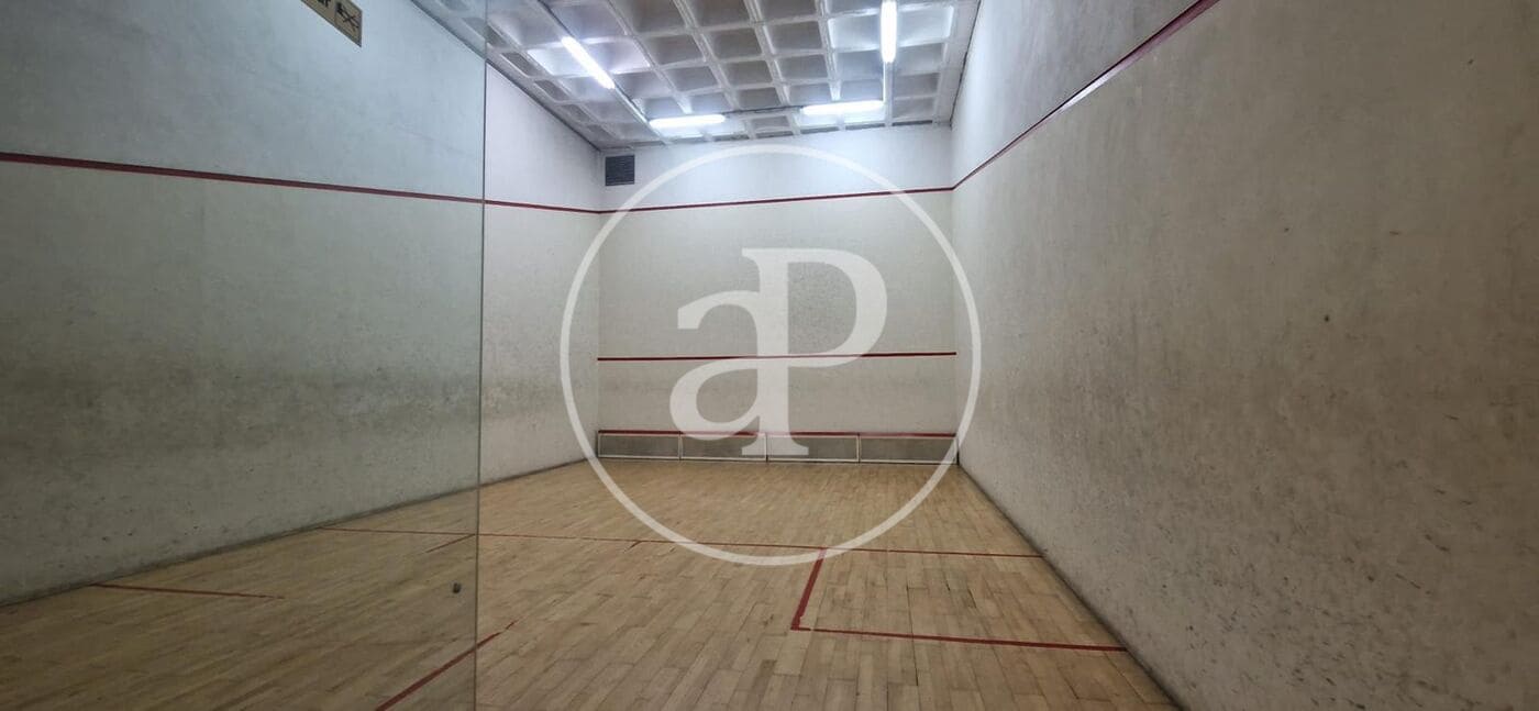 2 sypialnia Apartament do wynajęcia w Miasto Walencja z basenem - 1 900 € (Ref: 9491503)