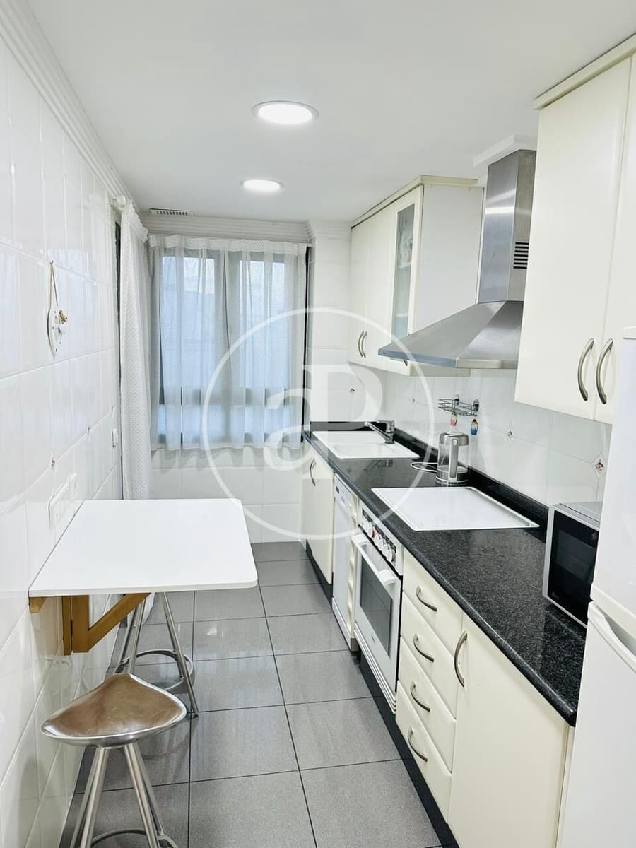 2 sypialnia Apartament do wynajęcia w Miasto Walencja z basenem - 1 900 € (Ref: 9491503)