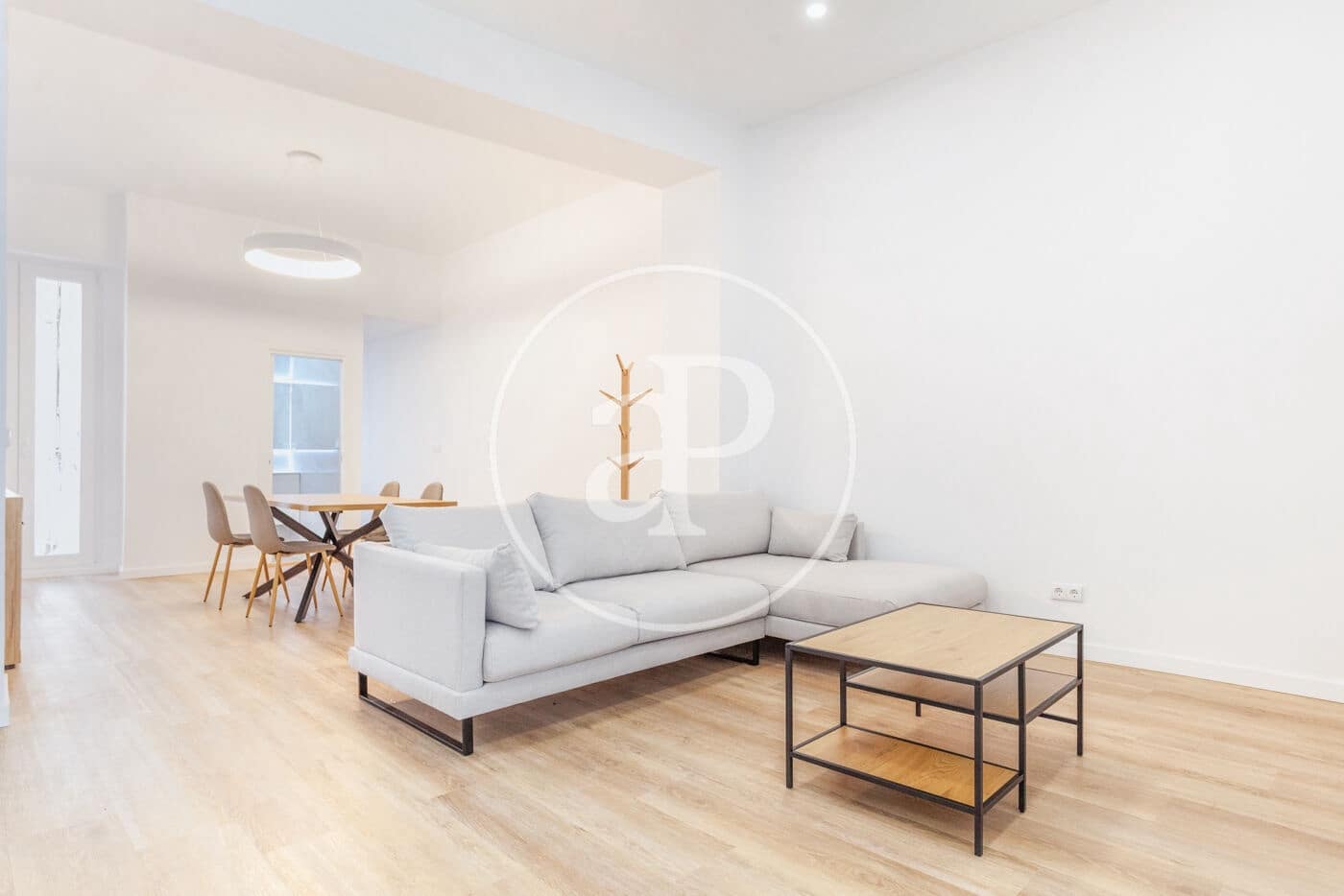 2 bedroom Apartment for rent in Valencia city - € 1,600 (Ref: 9495351)