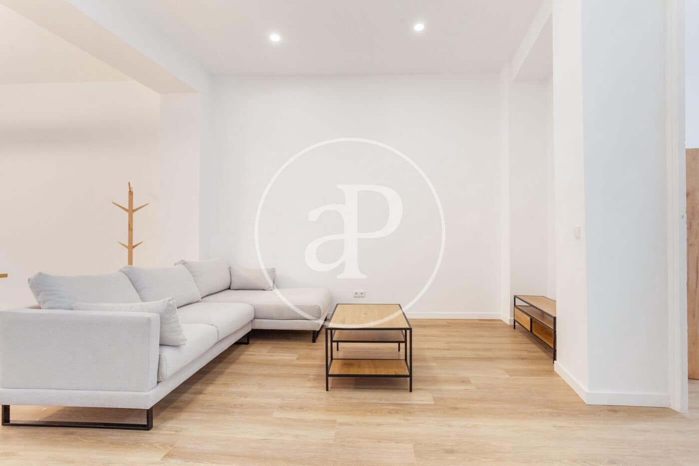 2 bedroom Apartment for rent in Valencia city - € 1,600 (Ref: 9495351)