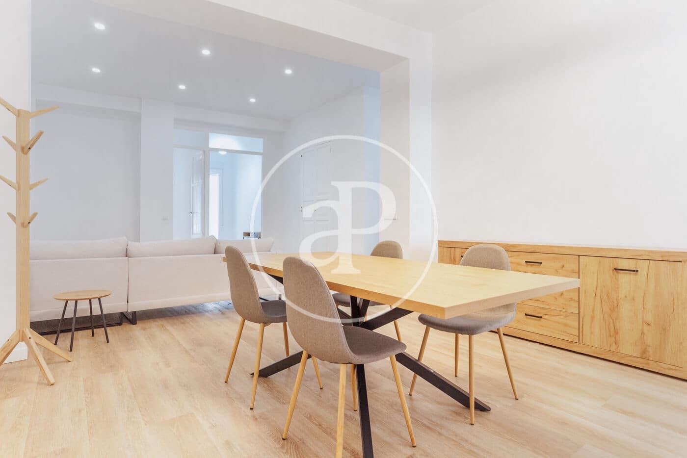 2 bedroom Apartment for rent in Valencia city - € 1,600 (Ref: 9495351)