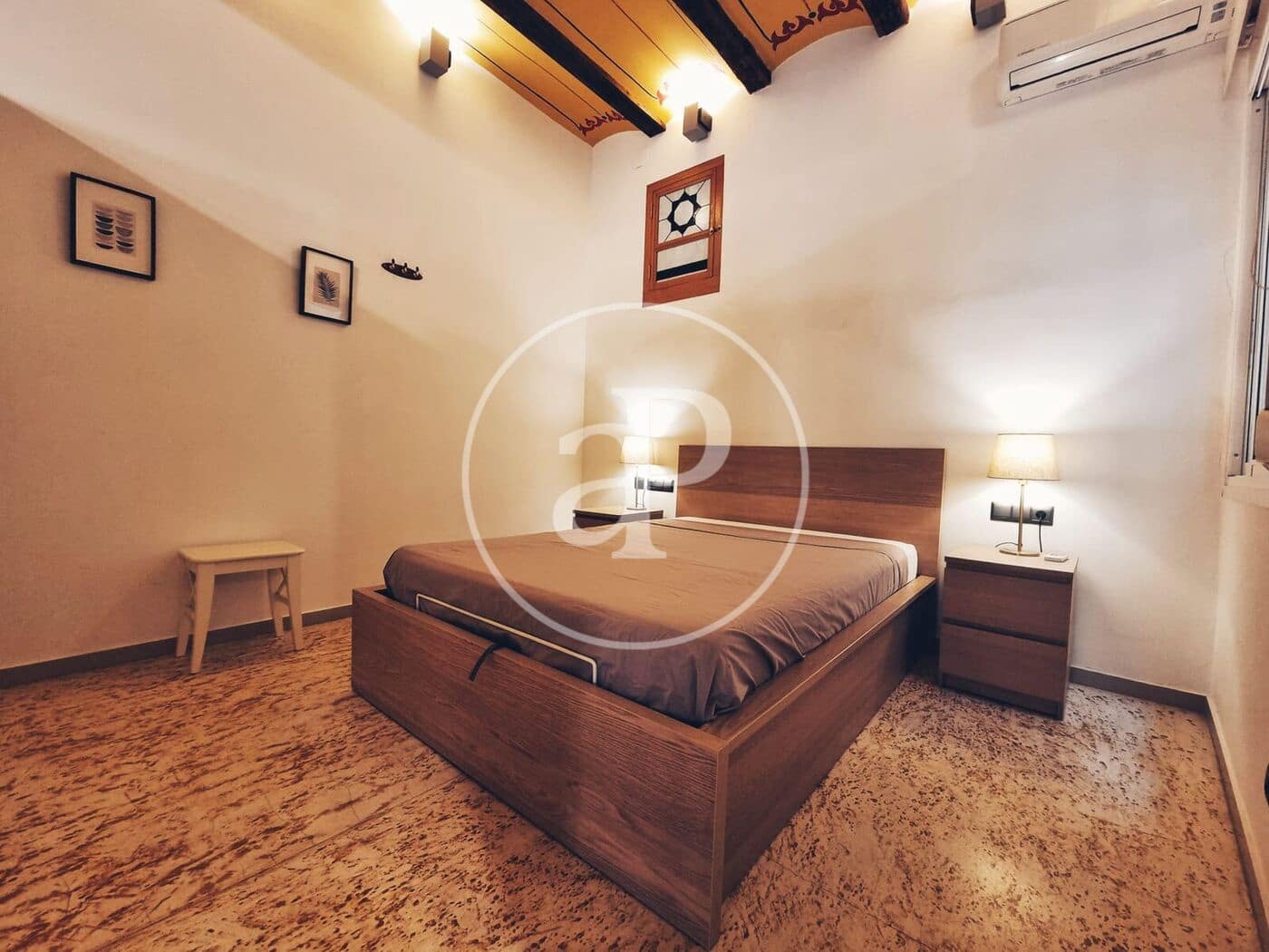 Apartment for rent in Valencia city - € 1,200 (Ref: 9495352)