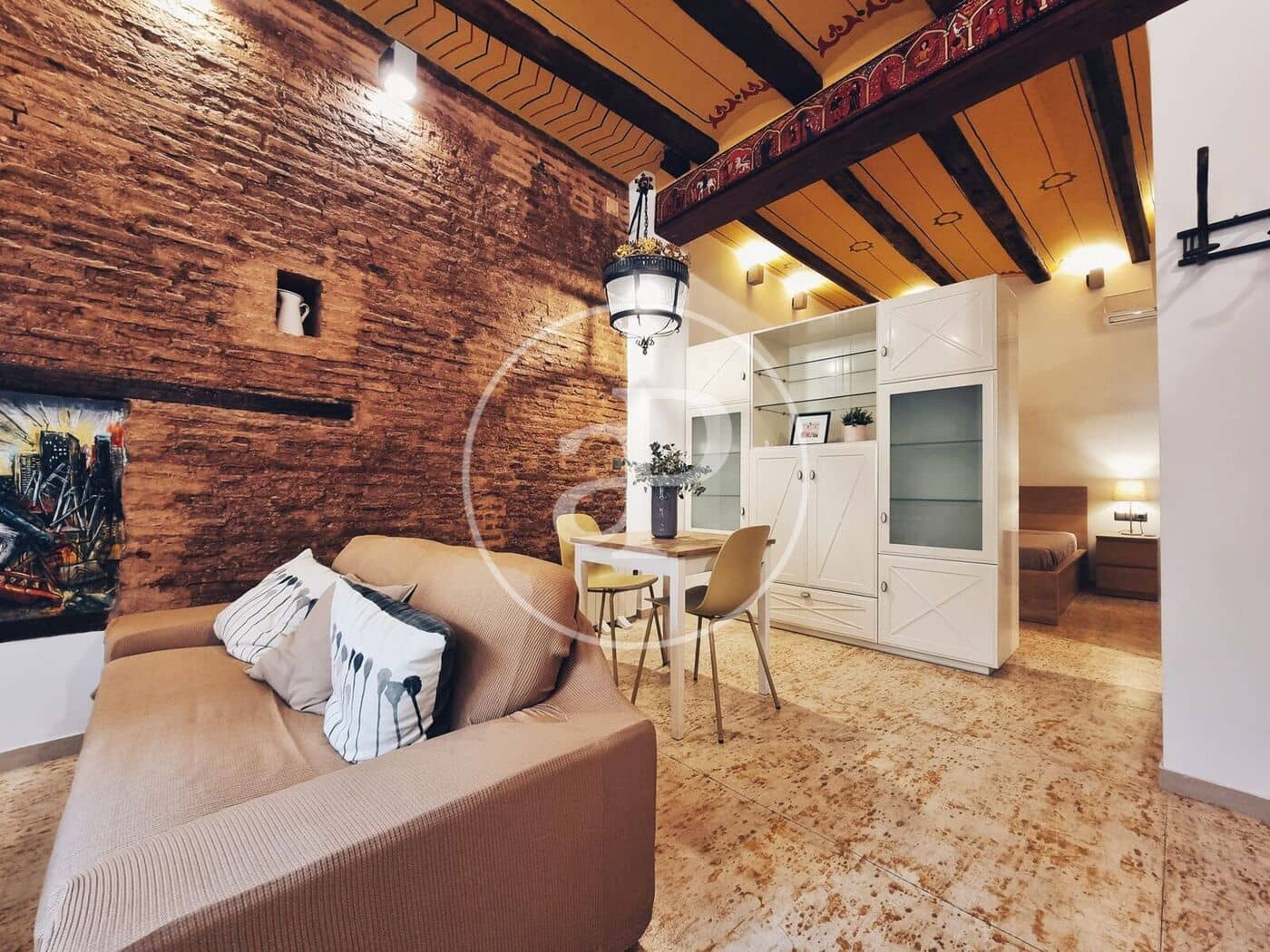 Apartment for rent in Valencia city - € 1,200 (Ref: 9495352)