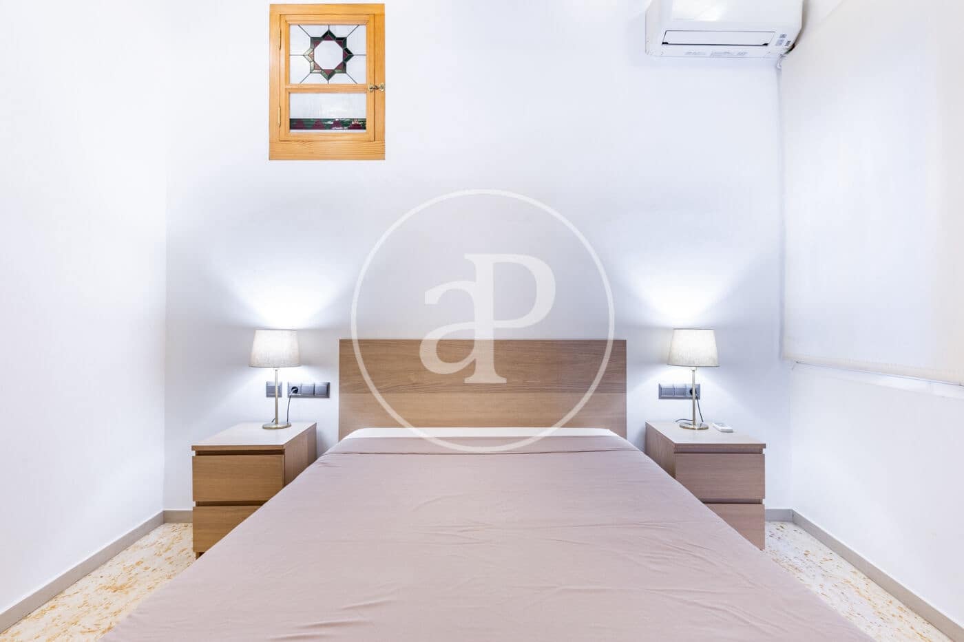 Apartment for rent in Valencia city - € 1,200 (Ref: 9495352)