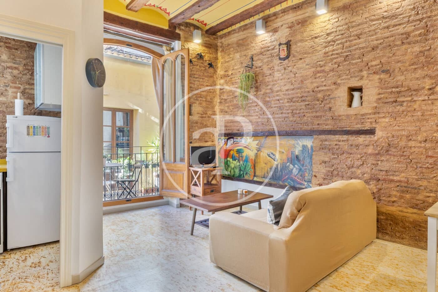 Apartment for rent in Valencia city - € 1,200 (Ref: 9495352)