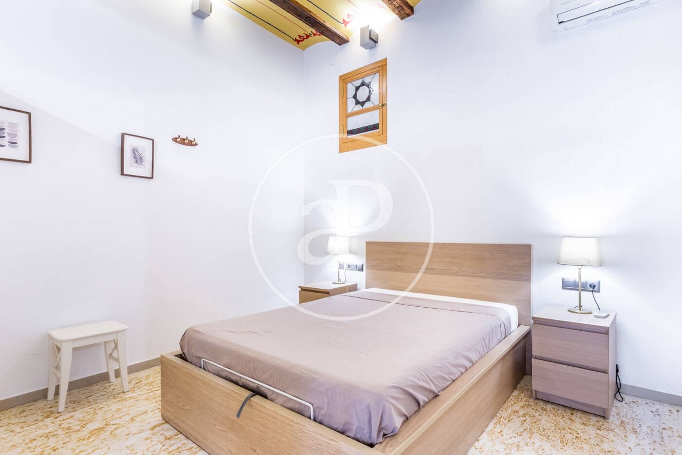 Apartment for rent in Valencia city - € 1,200 (Ref: 9495352)