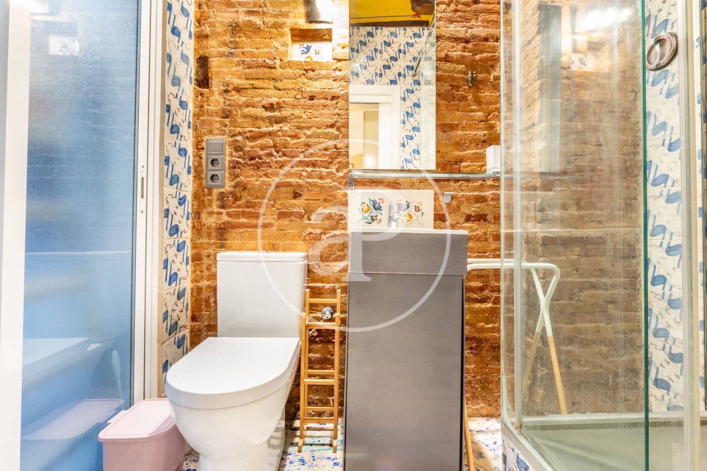 Apartment for rent in Valencia city - € 1,200 (Ref: 9495352)