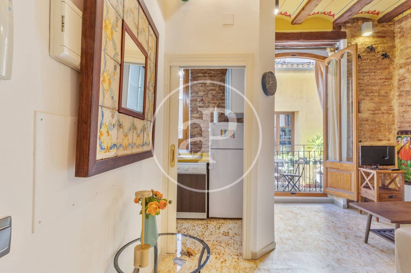 Apartment for rent in Valencia city - € 1,200 (Ref: 9495352)