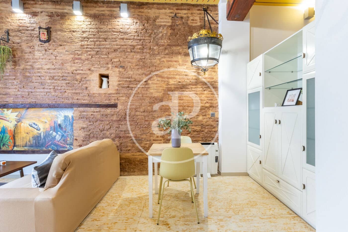 Apartment for rent in Valencia city - € 1,200 (Ref: 9495352)