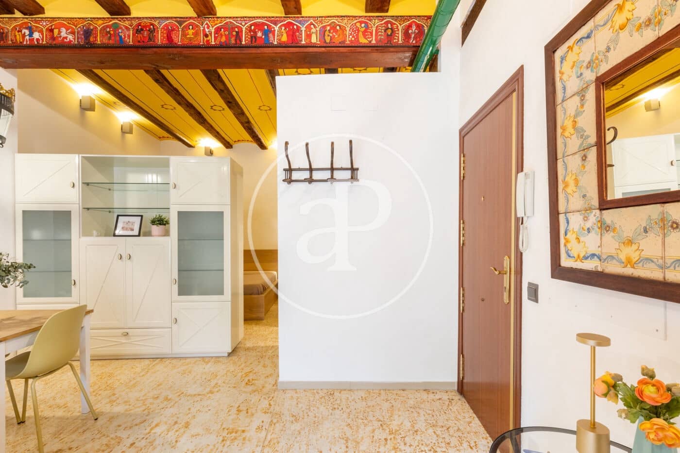 Apartment for rent in Valencia city - € 1,200 (Ref: 9495352)