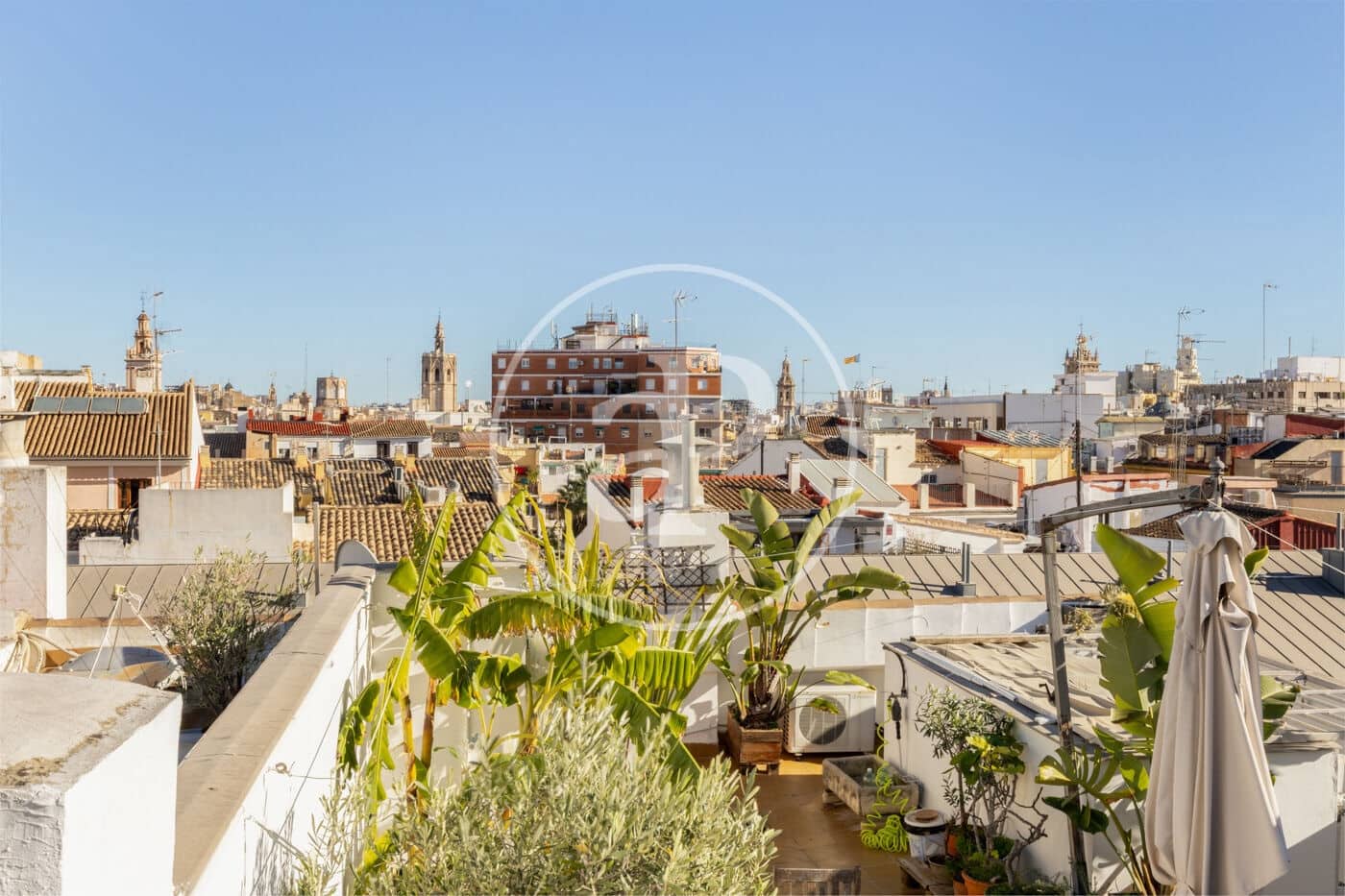 Apartment for rent in Valencia city - € 1,200 (Ref: 9495352)