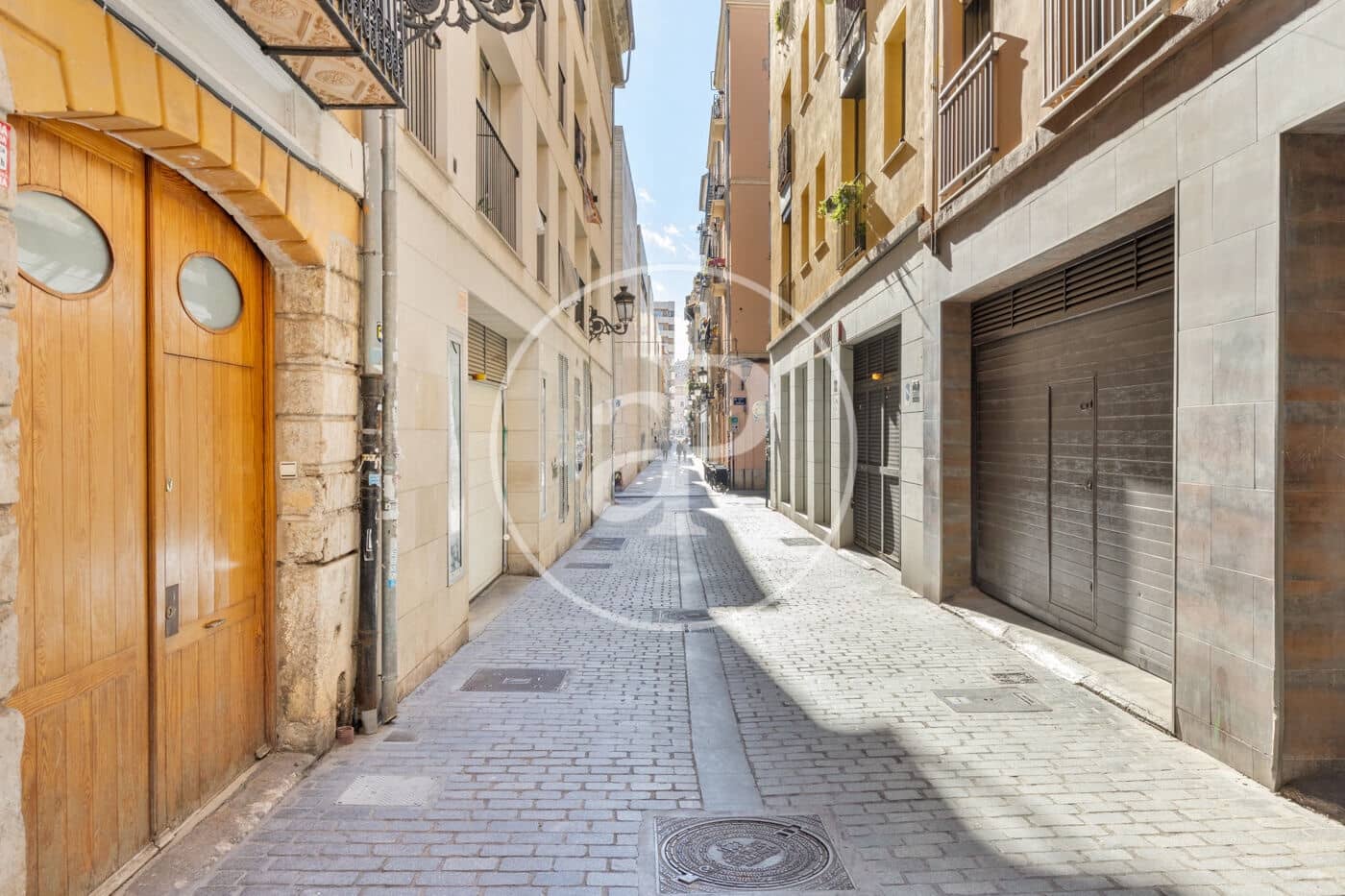 Apartment for rent in Valencia city - € 1,200 (Ref: 9495352)