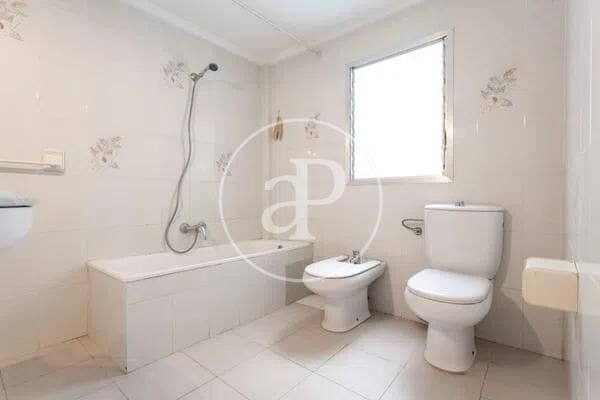 4 sypialnia Apartament do wynajęcia w Miasto Walencja - 1 800 € (Ref: 9495354)
