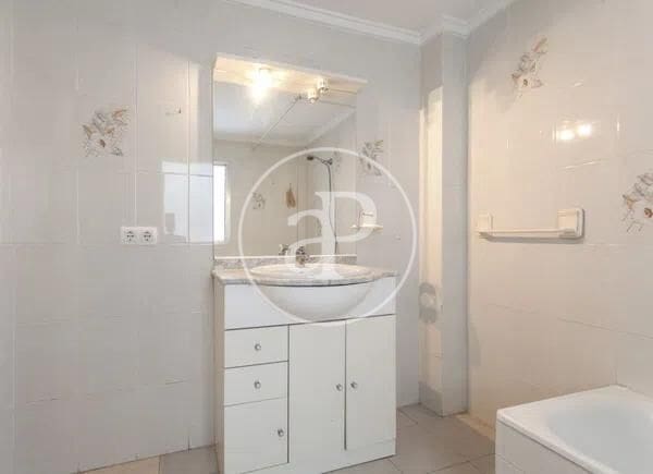 4 sypialnia Apartament do wynajęcia w Mestalla, Miasto Walencja - 1 800 € (Ref: 9495354)