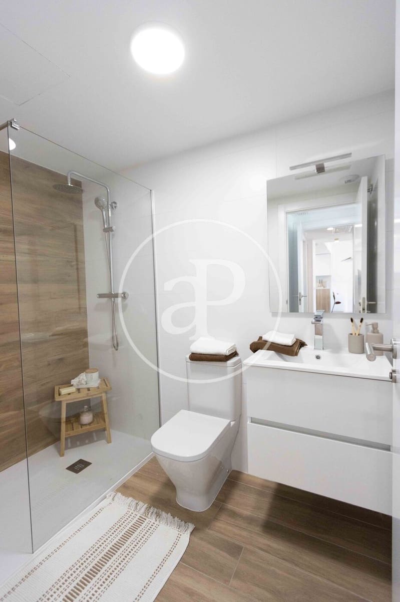 2 bedroom Apartment for sale in Valencia city with pool - € 460,000 (Ref: 9497301)