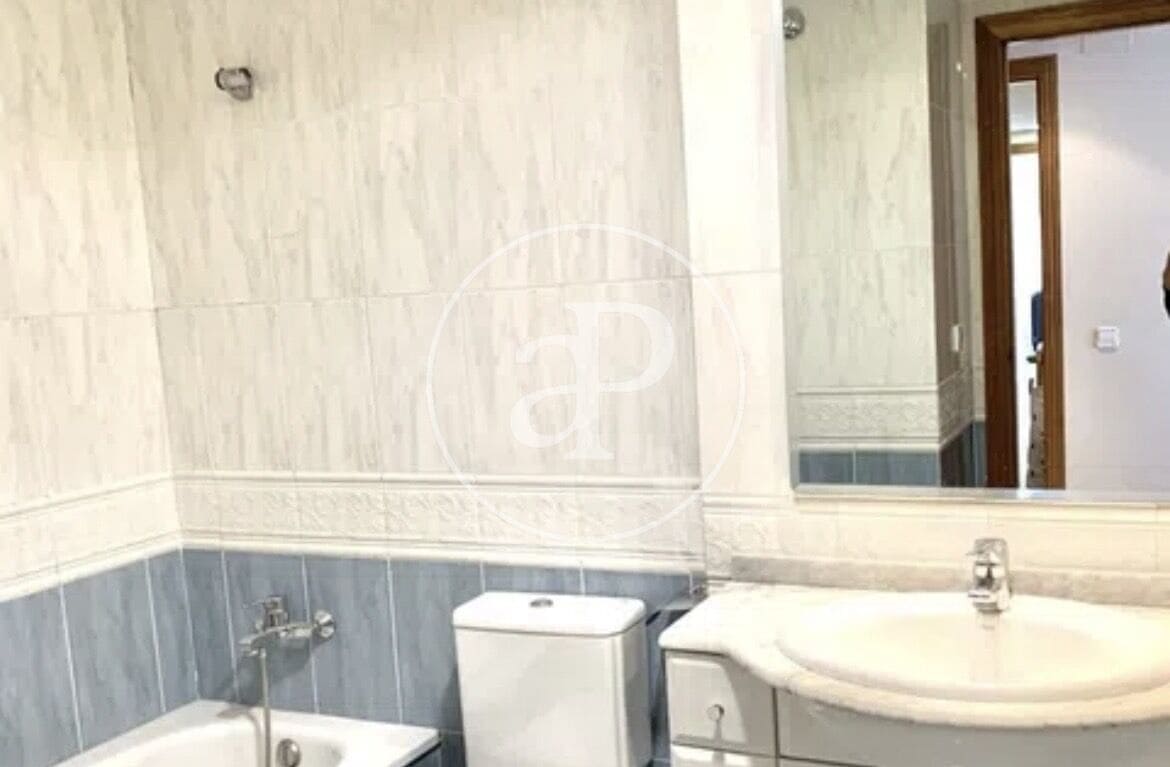 Apartamento de 3 habitaciones en València ciudad en alquiler - 1.750 € (Ref: 9497302)