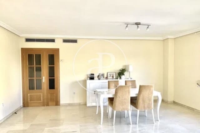 Apartamento de 3 habitaciones en Ciutat de les Arts i de les Ciencies, València ciudad en alquiler - 1.750 € (Ref: 9497302)