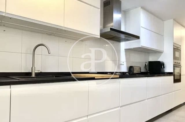 Apartamento de 3 habitaciones en Ciutat de les Arts i de les Ciencies, València ciudad en alquiler - 1.750 € (Ref: 9497302)