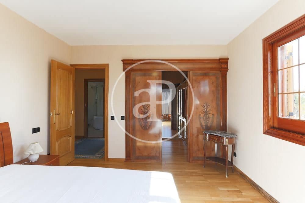 4 bedroom Villa for rent in La Pobla de Farnals with pool - € 4,500 (Ref: 9497303)