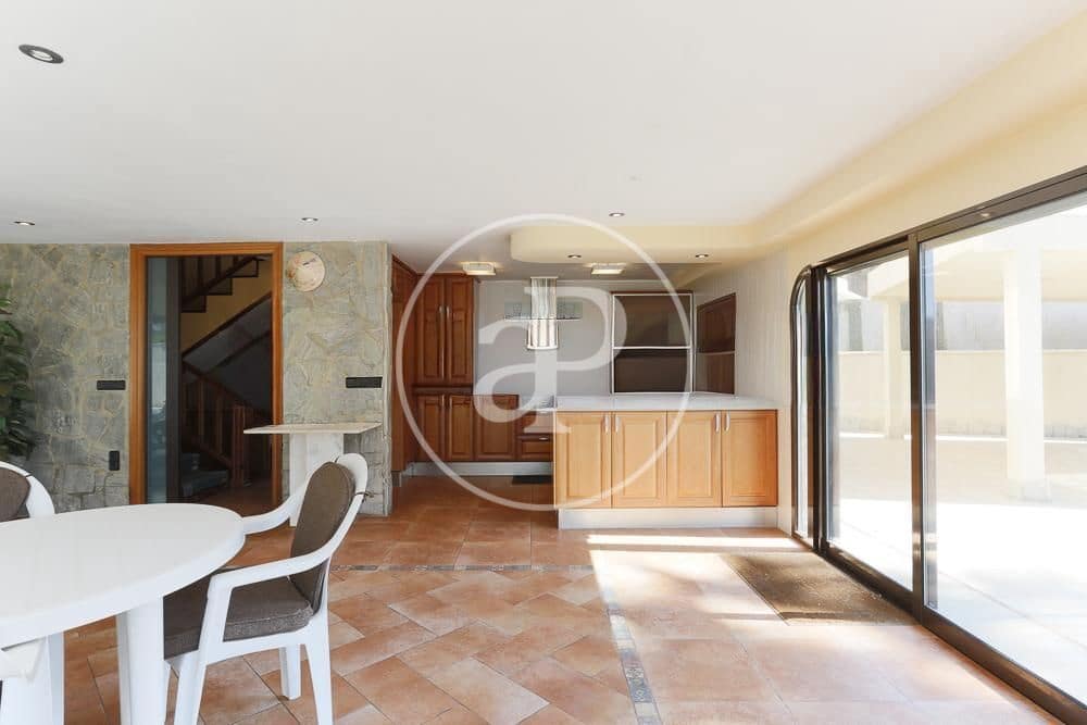 4 bedroom Villa for rent in La Pobla de Farnals with pool - € 4,500 (Ref: 9497303)