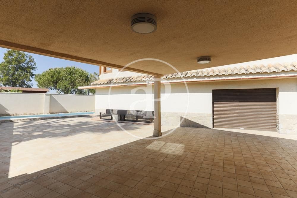 4 bedroom Villa for rent in La Pobla de Farnals with pool - € 4,500 (Ref: 9497303)