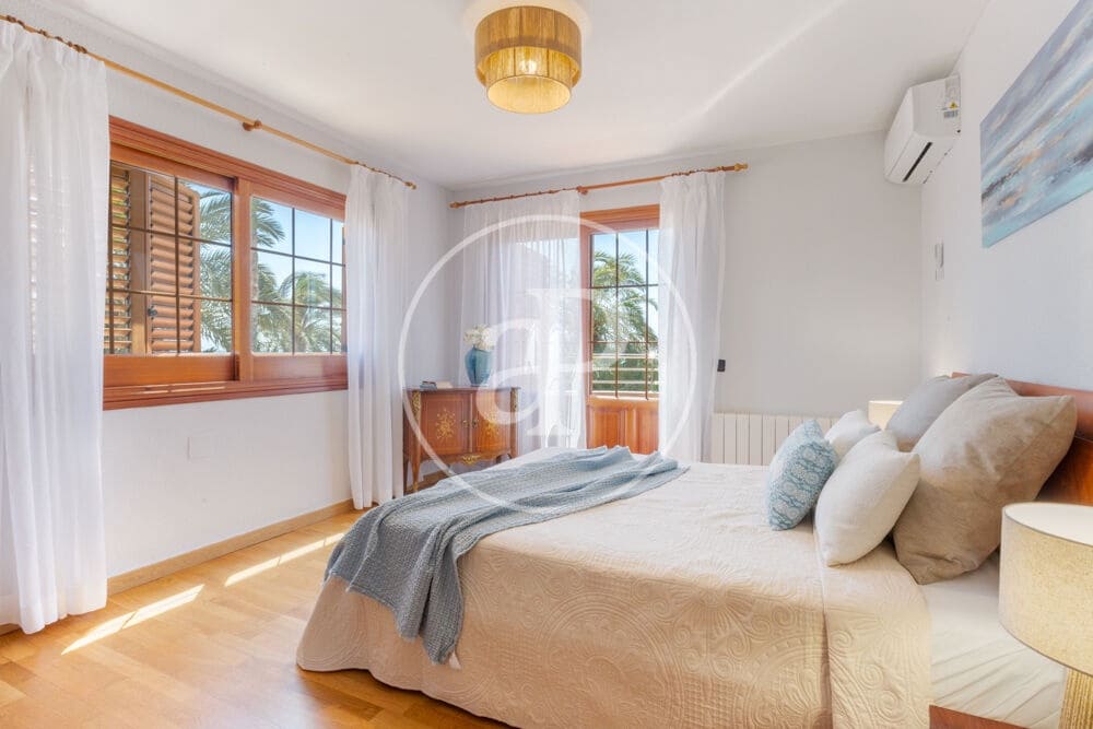 4 makuuhuone Huvila vuokrattavana paikassa La Pobla de Farnals mukana uima-altaan 
autotalli - 4 500 € (Ref: 9497303)