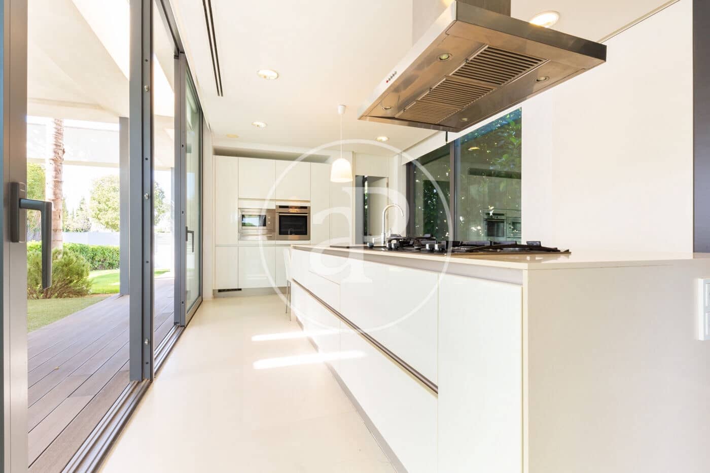 Chalet de 4 habitaciones en Bétera en alquiler con piscina - 4.500 € (Ref: 9502447)