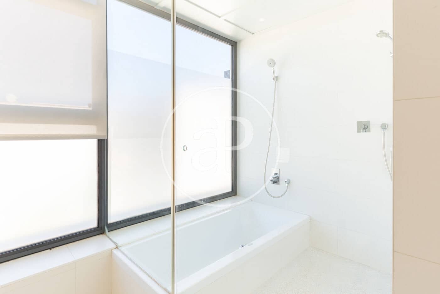 Chalet de 4 habitaciones en Bétera en alquiler con piscina - 4.500 € (Ref: 9502447)