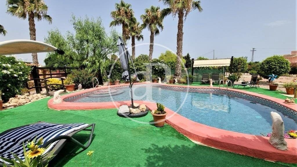 4 soveværelse Villa til salg i Callosa de Segura med swimmingpool - € 829.000 (Ref: 9502448)