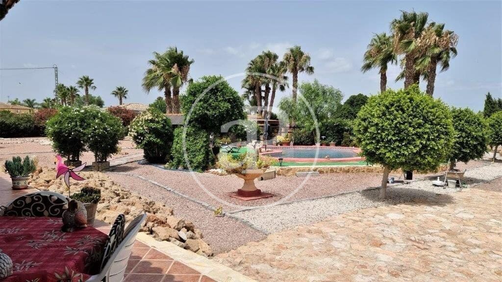 4 soveværelse Villa til salg i Callosa de Segura med swimmingpool - € 829.000 (Ref: 9502448)