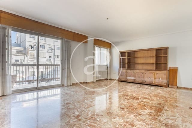 5 bedroom Apartment for sale in El Pla del Remei, Valencia city - € 1,350,000 (Ref: 9504359)