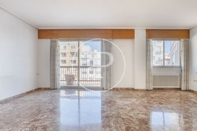 5 bedroom Apartment for sale in El Pla del Remei, Valencia city - € 1,350,000 (Ref: 9504359)
