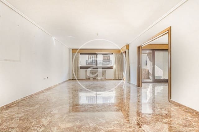 5 bedroom Apartment for sale in El Pla del Remei, Valencia city - € 1,350,000 (Ref: 9504359)