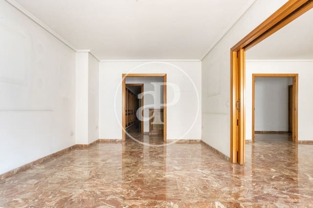 5 bedroom Apartment for sale in El Pla del Remei, Valencia city - € 1,350,000 (Ref: 9504359)