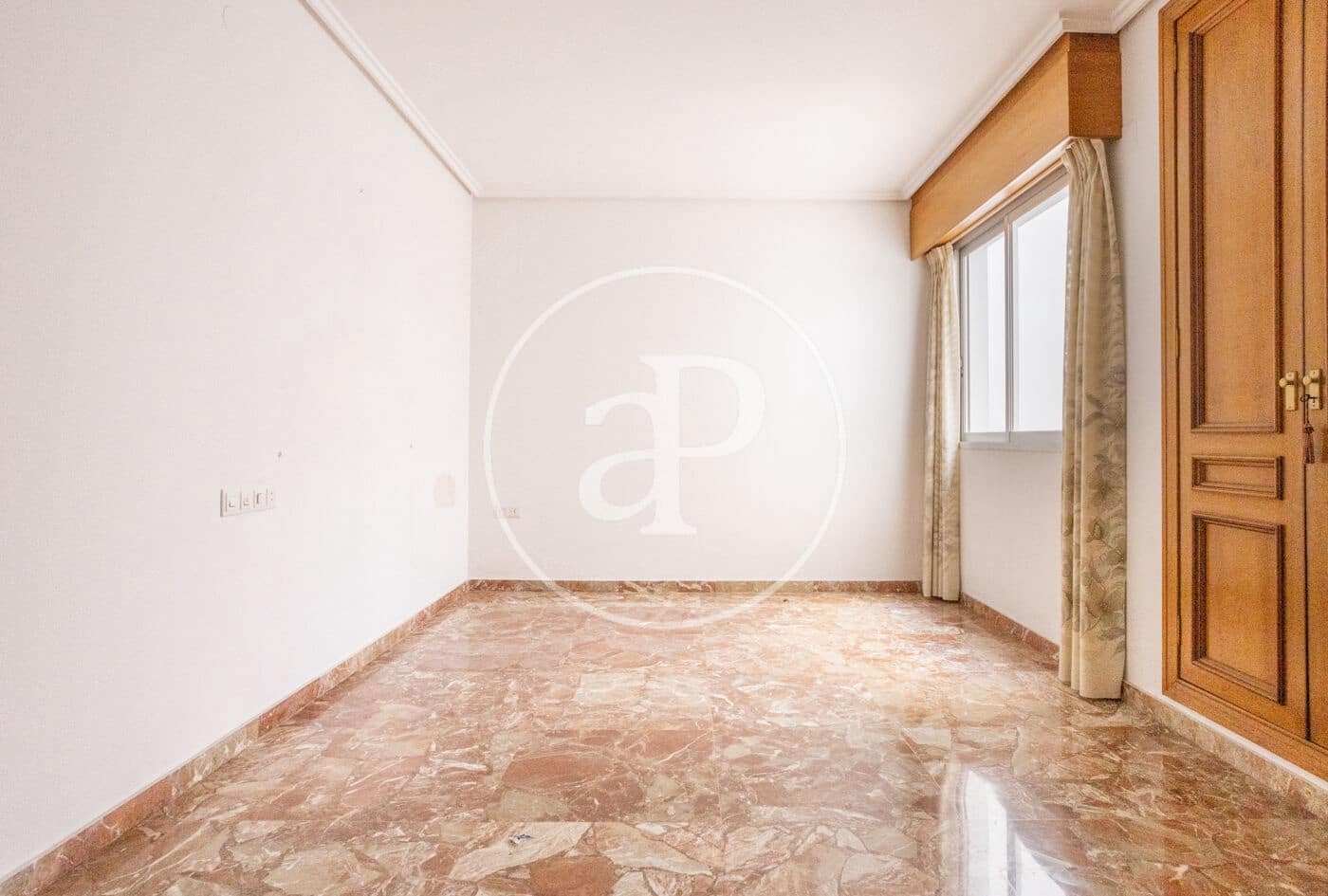 5 bedroom Apartment for sale in Valencia city - € 1,350,000 (Ref: 9504359)