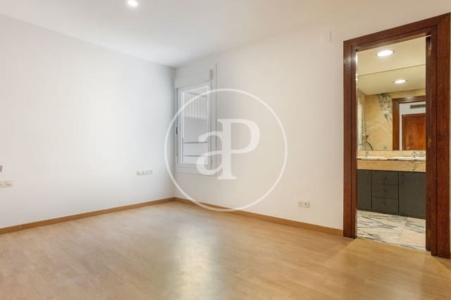 2 bedroom Apartment for rent in Sant Francesc, Valencia city - € 1,950 (Ref: 9508948)