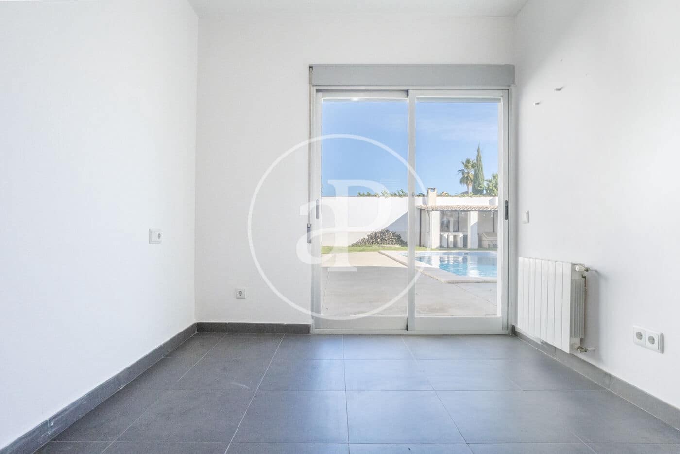 4 slaapkamer Villa te koop in Moncada met zwembad - € 637.000 (Ref: 9508950)