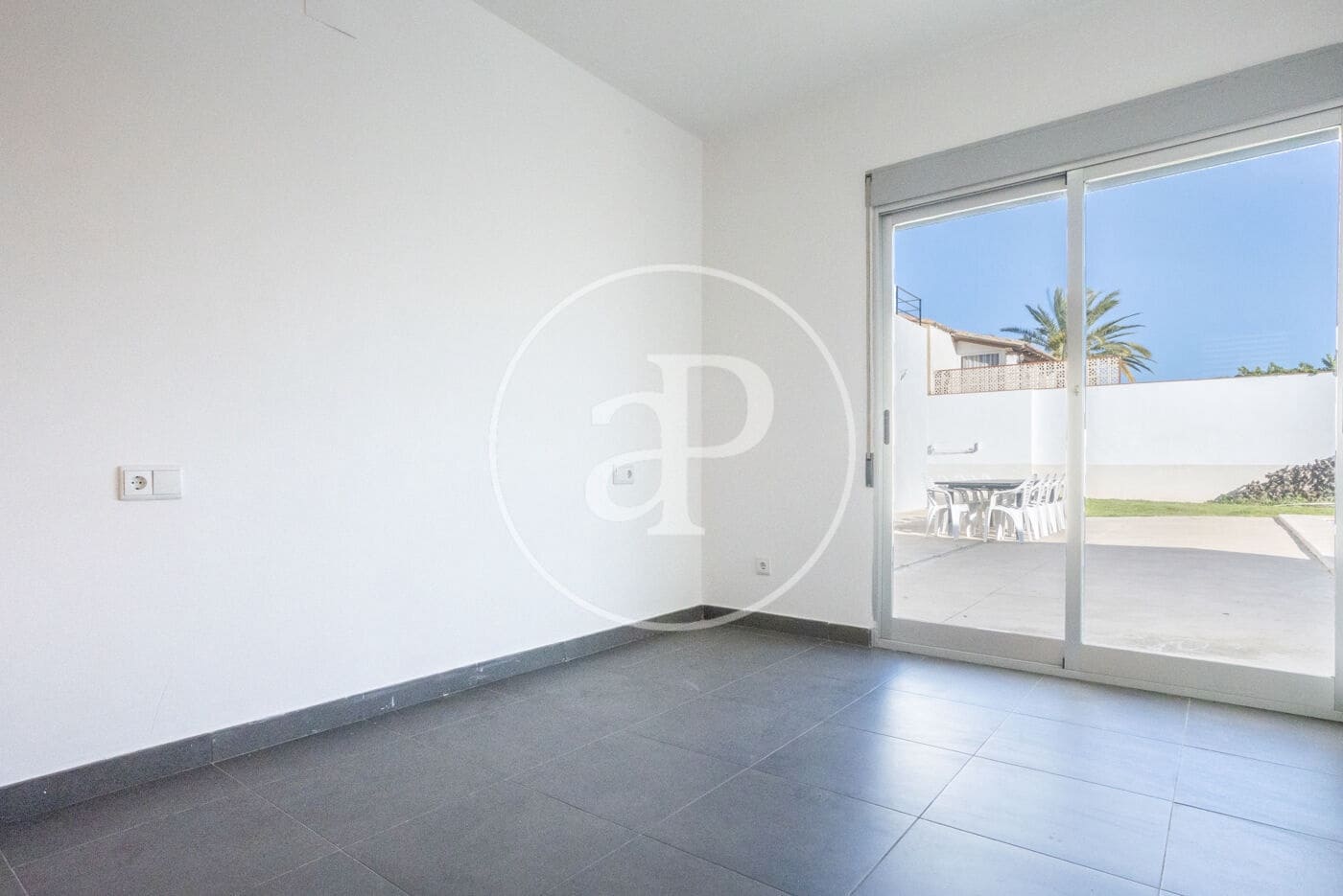 4 slaapkamer Villa te koop in Moncada met zwembad - € 637.000 (Ref: 9508950)