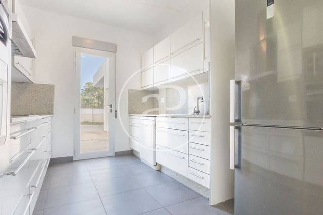 4 slaapkamer Villa te koop in Moncada met zwembad - € 637.000 (Ref: 9508950)