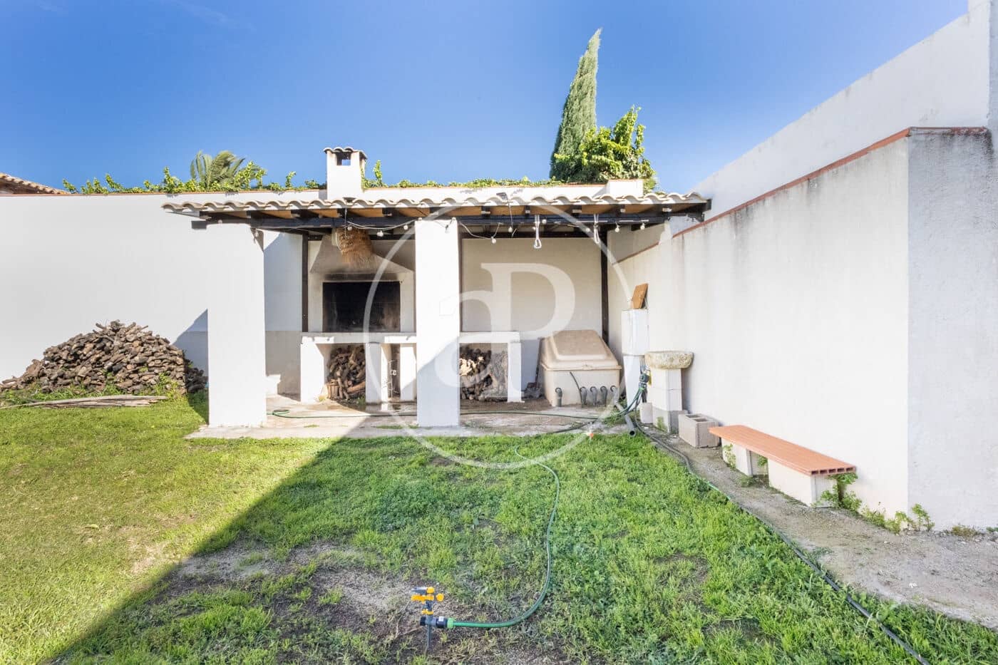 4 slaapkamer Villa te koop in Moncada met zwembad - € 637.000 (Ref: 9508950)