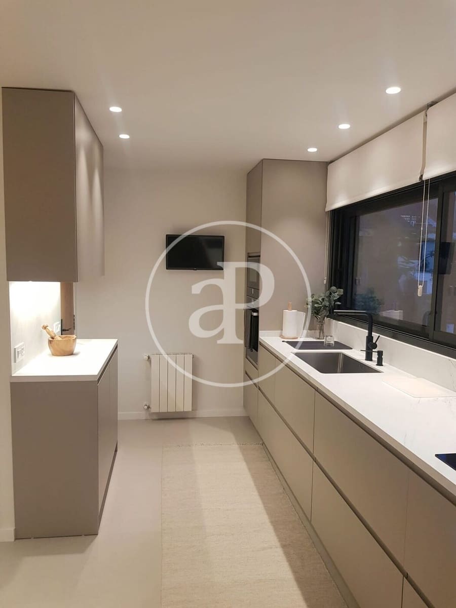 6 soveværelse Villa til salg i Paterna med swimmingpool - € 695.000 (Ref: 9525674)