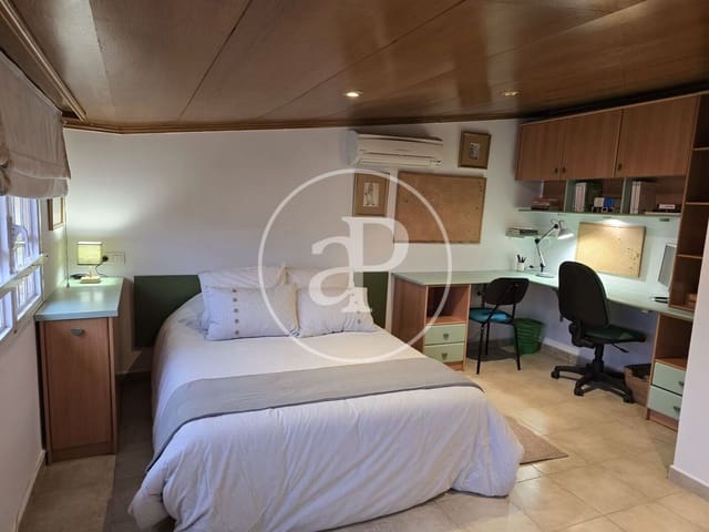 6 soveværelse Villa til salg i Terramelar, Paterna med swimmingpool - € 695.000 (Ref: 9525674)