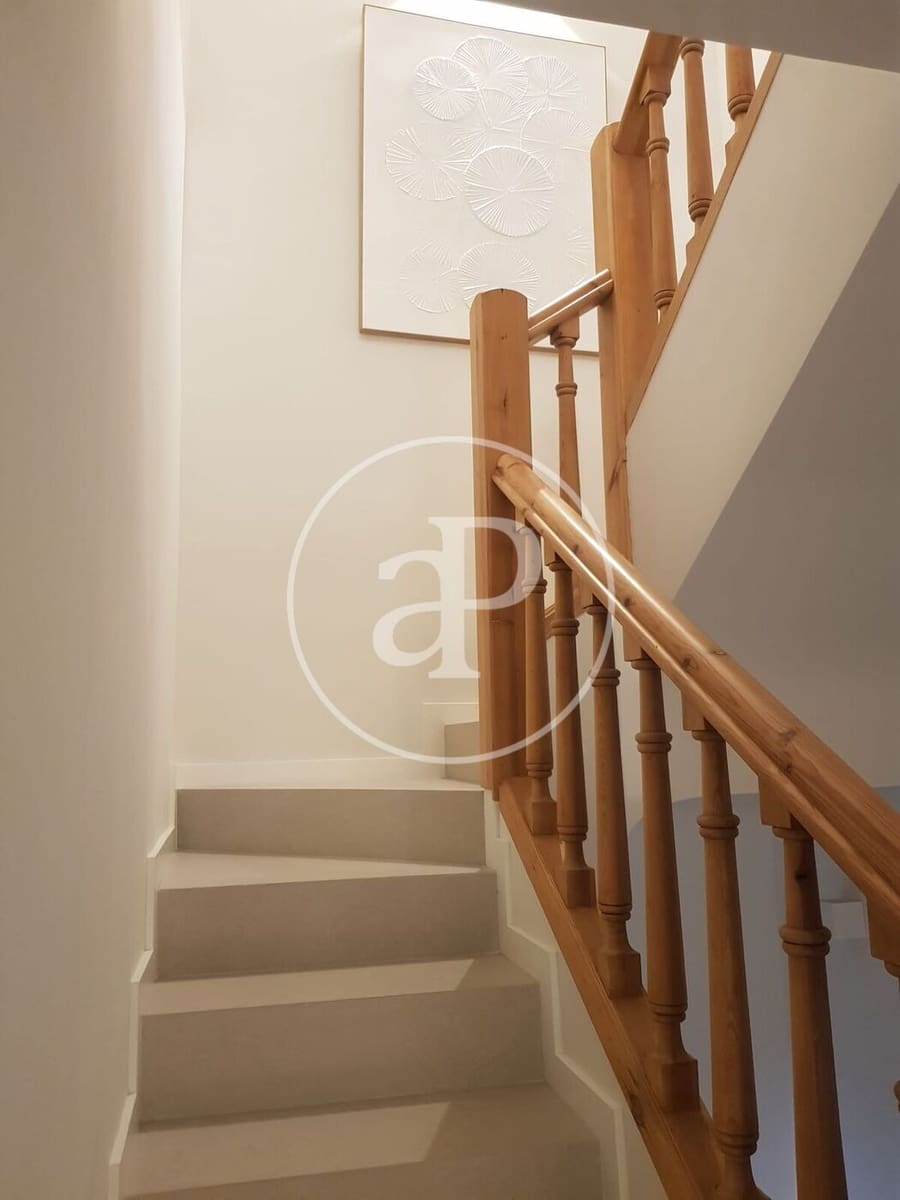 6 soveværelse Villa til salg i Paterna med swimmingpool - € 695.000 (Ref: 9525674)