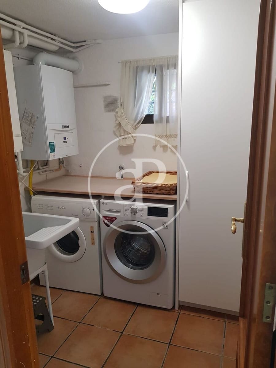 6 soveværelse Villa til salg i Paterna med swimmingpool - € 695.000 (Ref: 9525674)