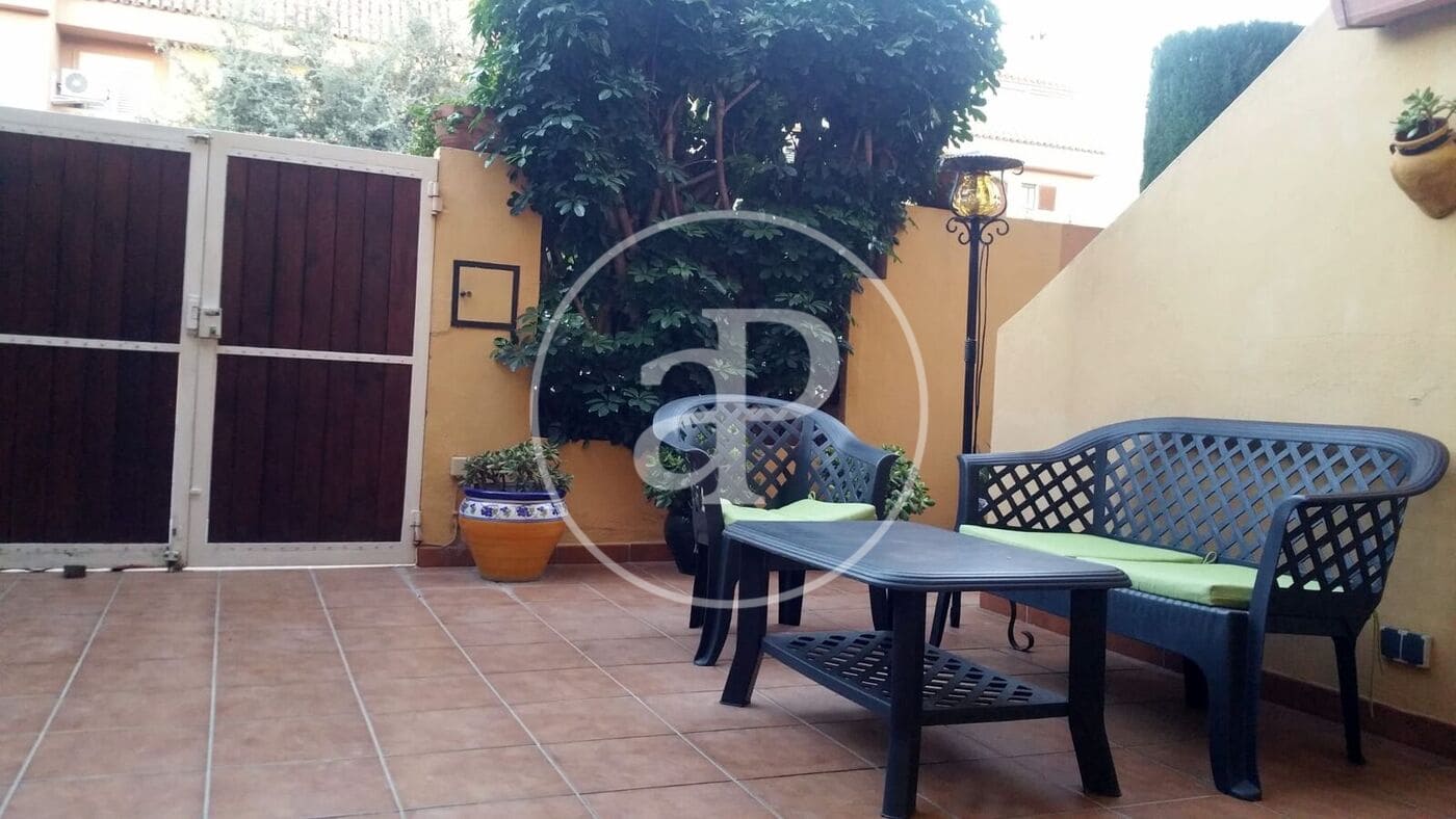 6 soveværelse Villa til salg i Paterna med swimmingpool - € 695.000 (Ref: 9525674)