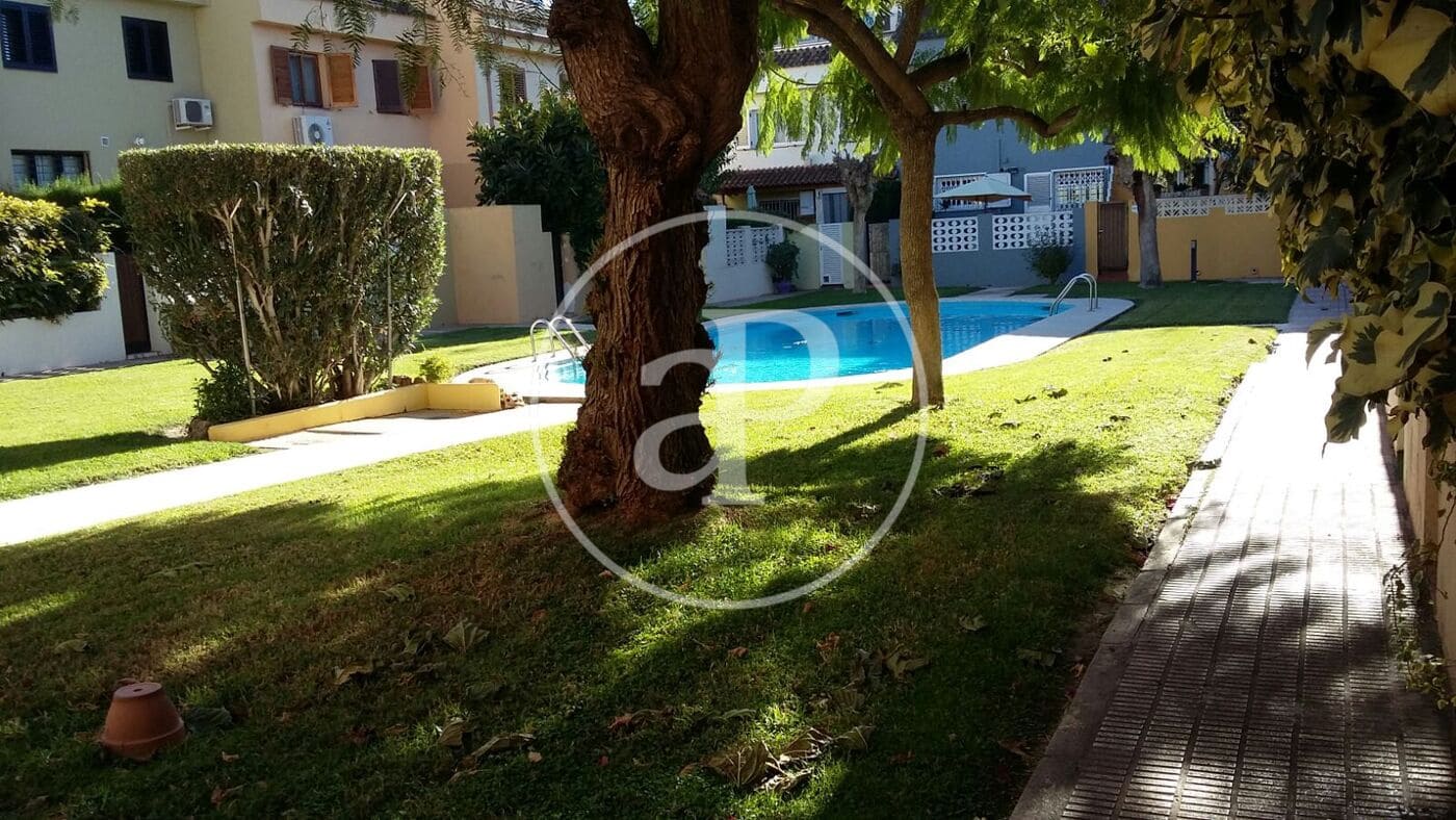 6 soveværelse Villa til salg i Paterna med swimmingpool - € 695.000 (Ref: 9525674)